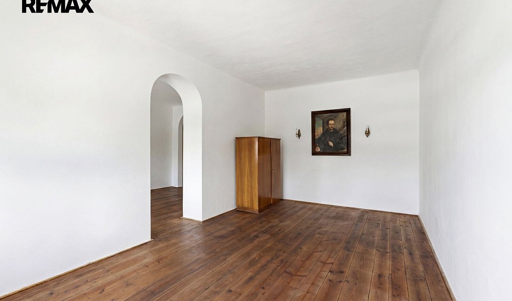 Prodej domu 735 m² s pozemkem 3 134 m², Zemětice – náhled fotky 5