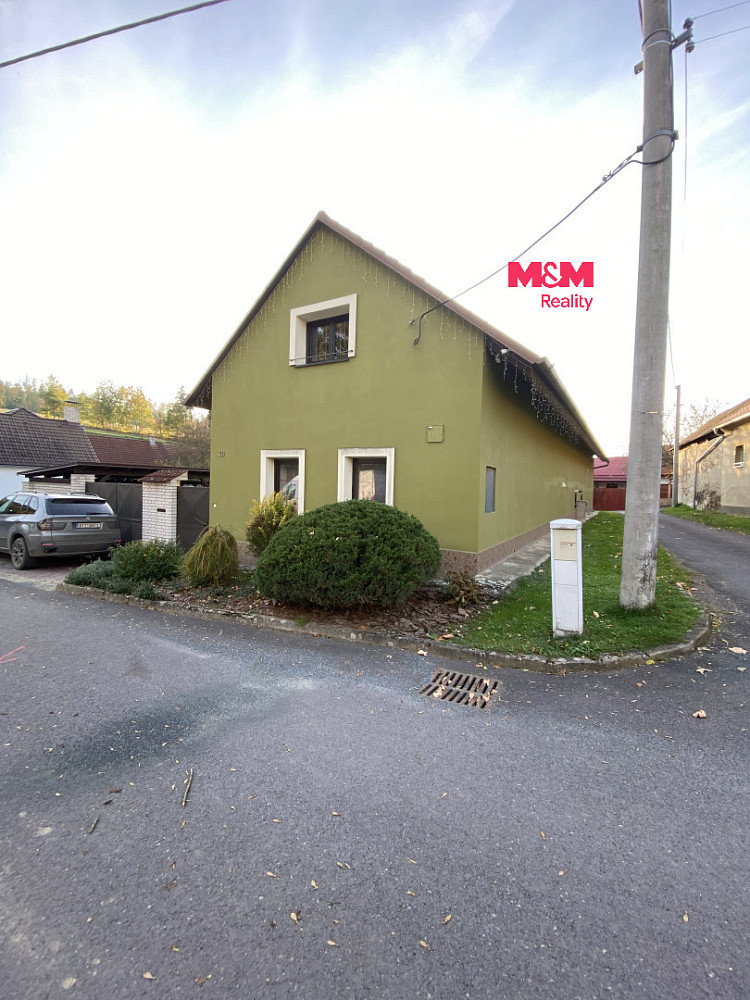 Prodej domu 250 m² s pozemkem 722 m²