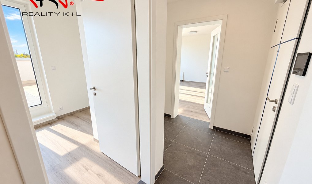 Pronájem bytu 2+kk 46 m², Praha – náhled fotky 11