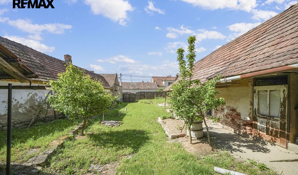 Prodej stavebního pozemku 1 027 m², Dražůvky – náhled fotky 3