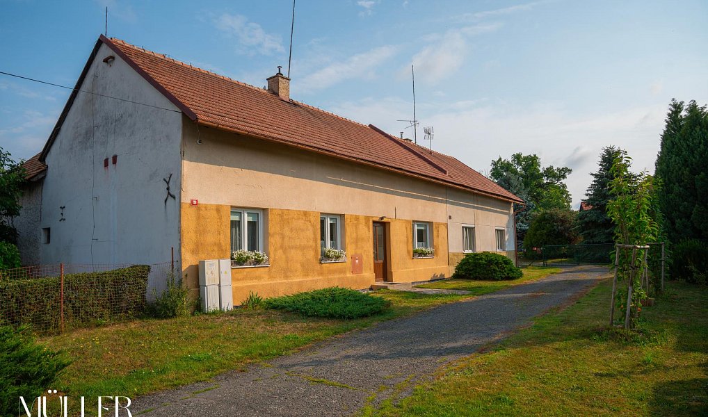 Prodej domu 228 m² s pozemkem 842 m², Holice – fotka 1 z 33