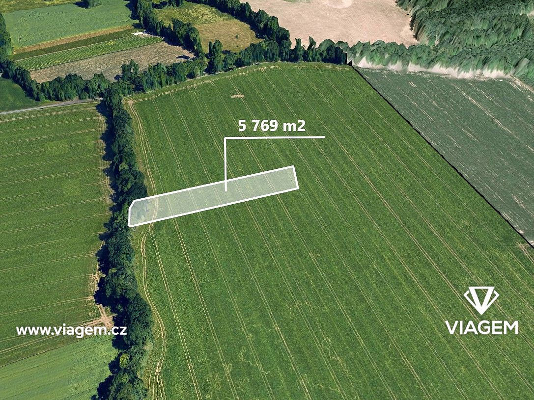 Prodej pole 2 403 m²