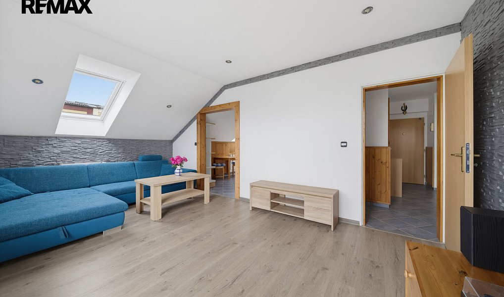 Prodej bytu 2+1 69 m², Nová Role – náhled fotky 5