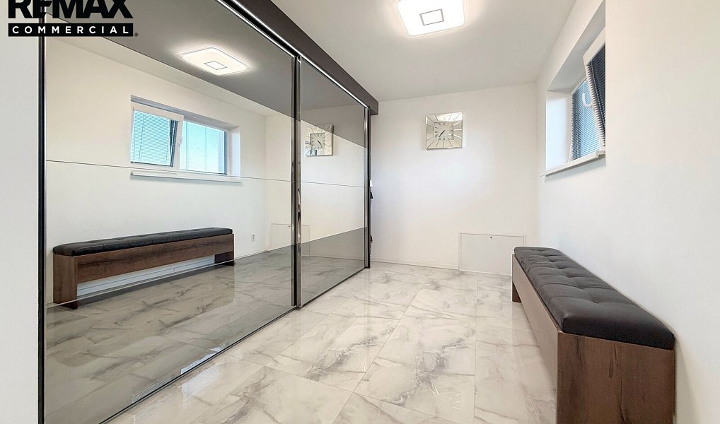 Prodej domu 220 m² s pozemkem 726 m², Polerady – náhled fotky 18