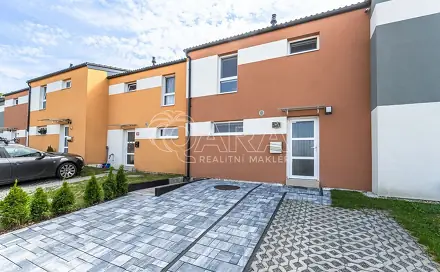 Pronájem domu 78 m² s pozemkem 157 m², U Tvrze, Hostouň, okres Kladno
