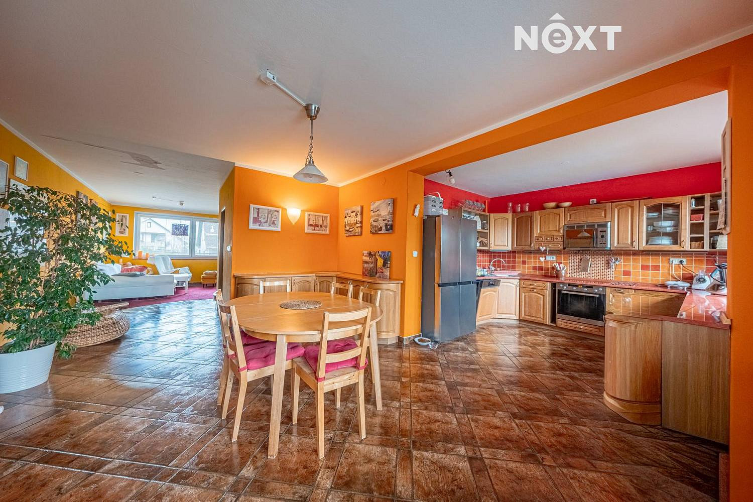 Prodej domu 200 m² s pozemkem 704 m² — photo 2