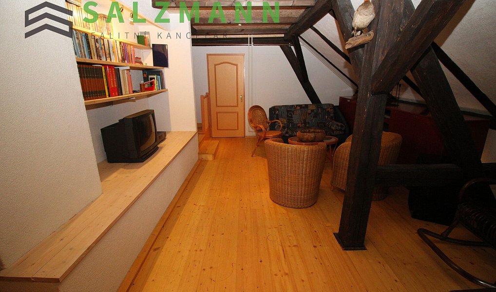 Prodej domu 220 m² s pozemkem 909 m², Hostouň – náhled fotky 18