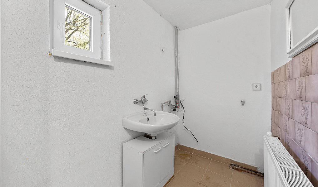 Prodej domu 380 m² s pozemkem 1 881 m², Velký Šenov – náhled fotky 24