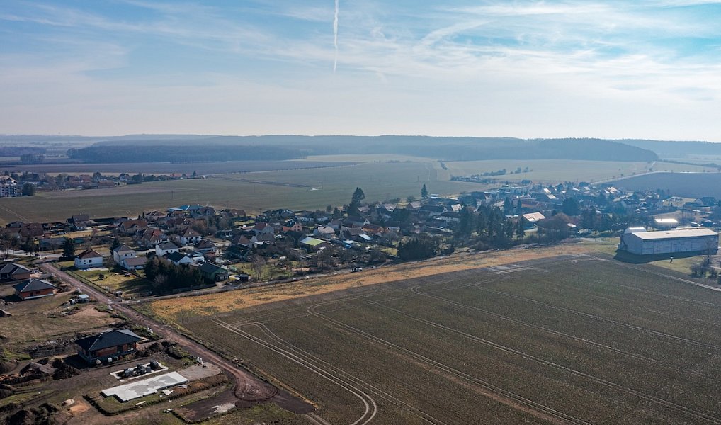 Prodej stavebního pozemku 1 000 m², Chudeřice – náhled fotky 11