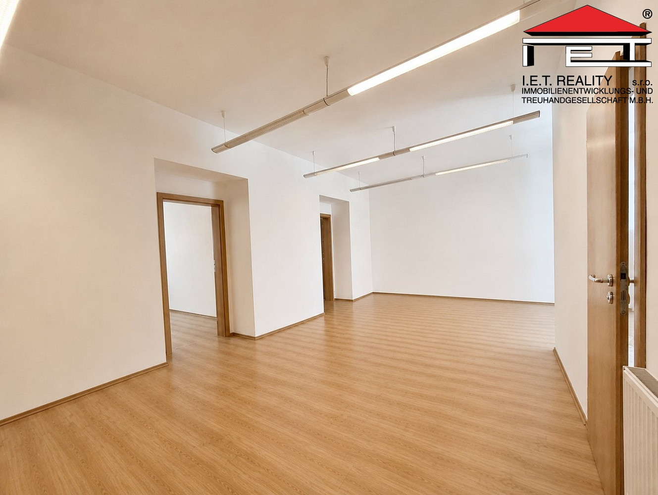 Pronájem kanceláře 87 m² — photo 3