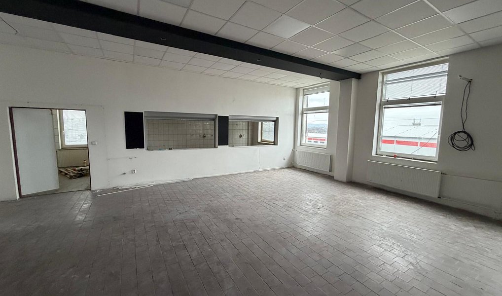 Pronájem skladovacích prostor 1 150 m², Žatec – náhled fotky 13