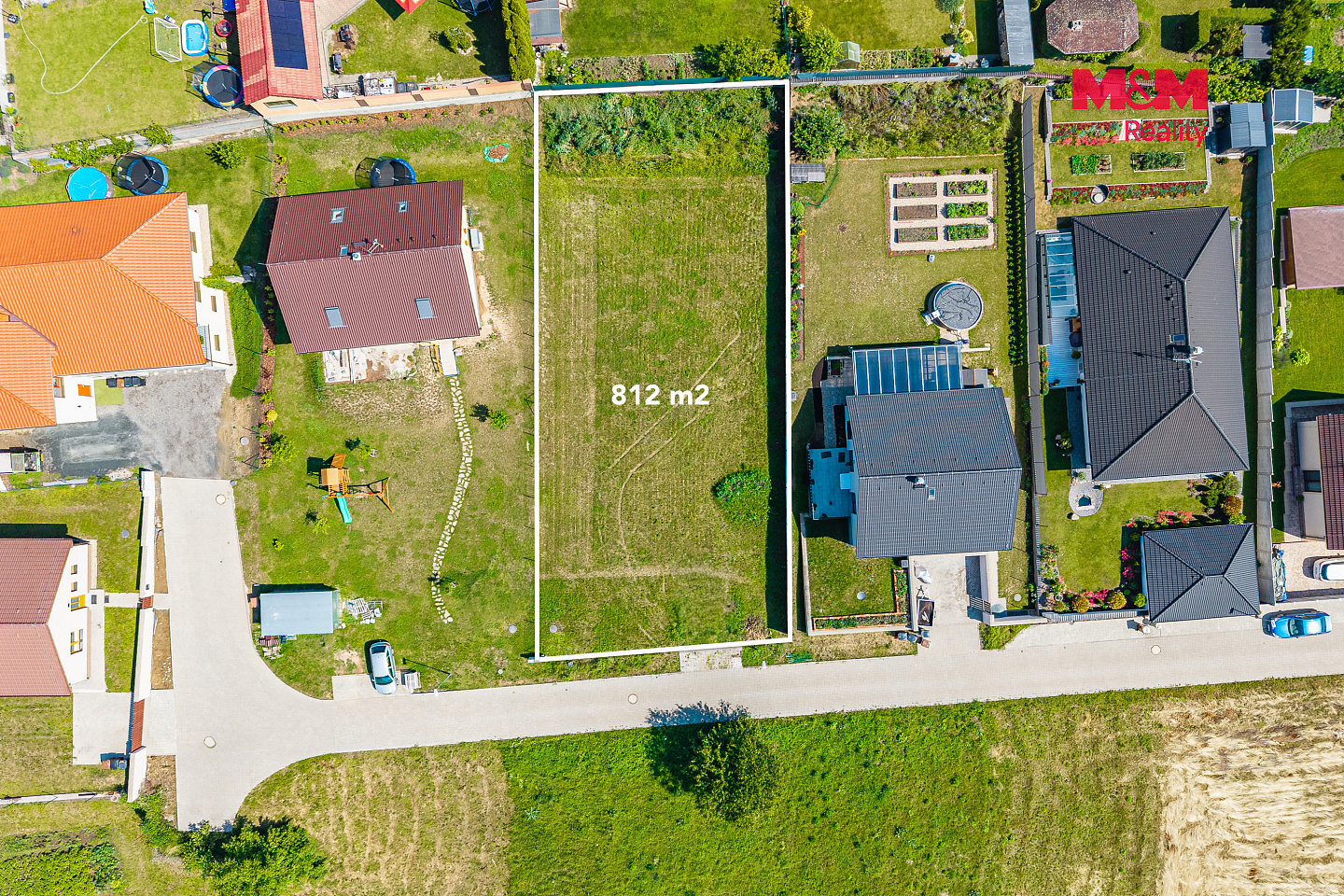 Prodej stavebního pozemku 812 m² – fotografie 2