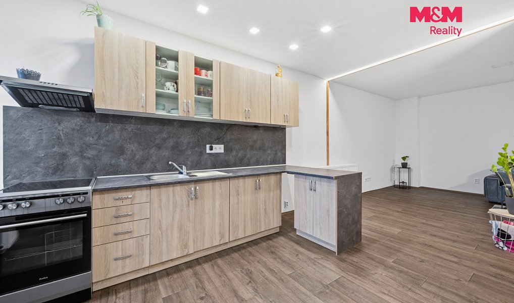 Prodej nájemního domu, činžáku 454 m², Jaroměř – náhled fotky 12