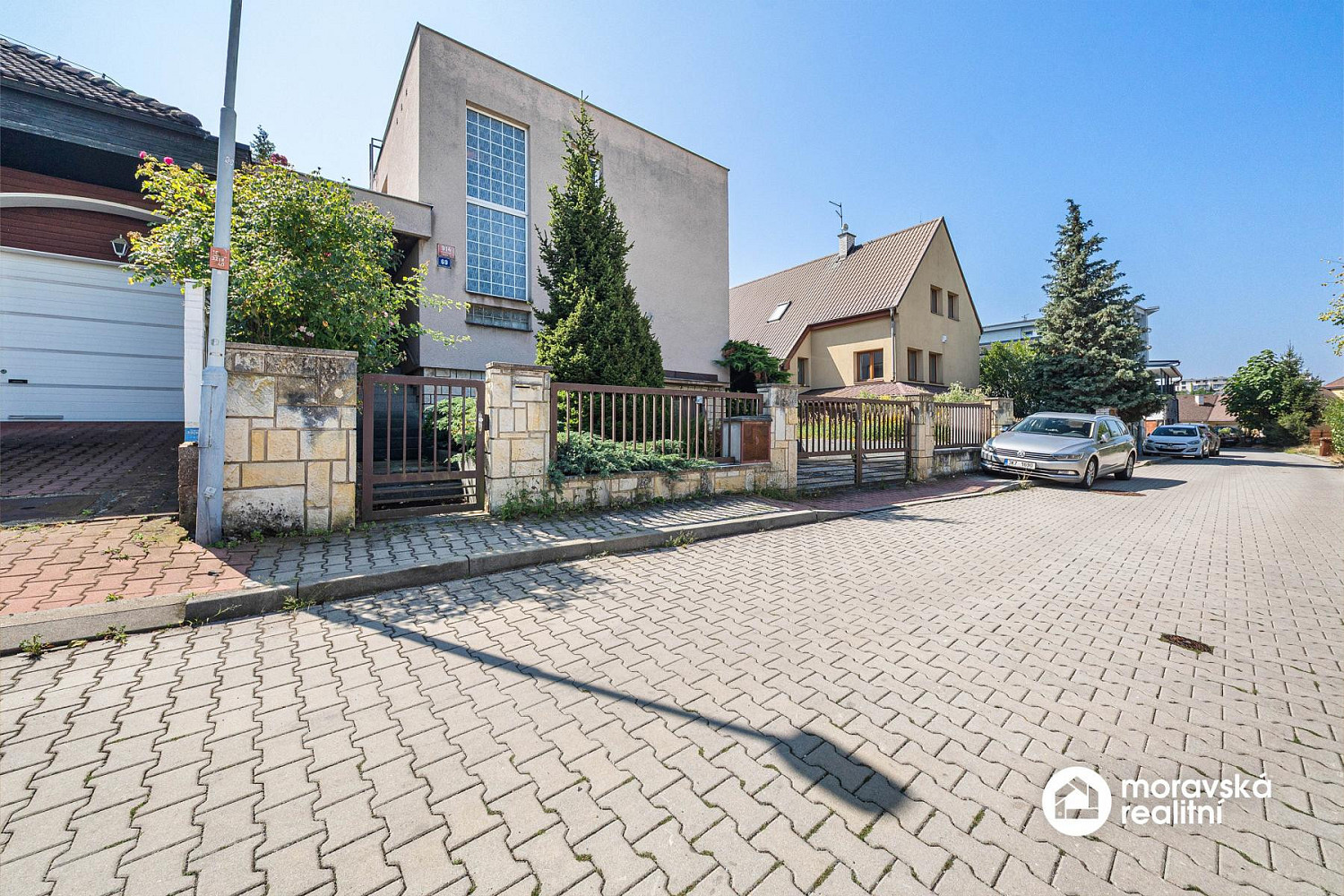 Prodej domu 210 m² s pozemkem 1 048 m² – fotografie 2