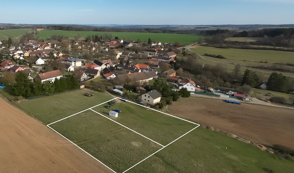 Prodej stavebního pozemku 1 250 m², Čerňovice – náhled fotky 2