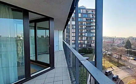 Pronájem bytu 1+kk 35 m², Ke kapslovně, Praha 3 - Žižkov