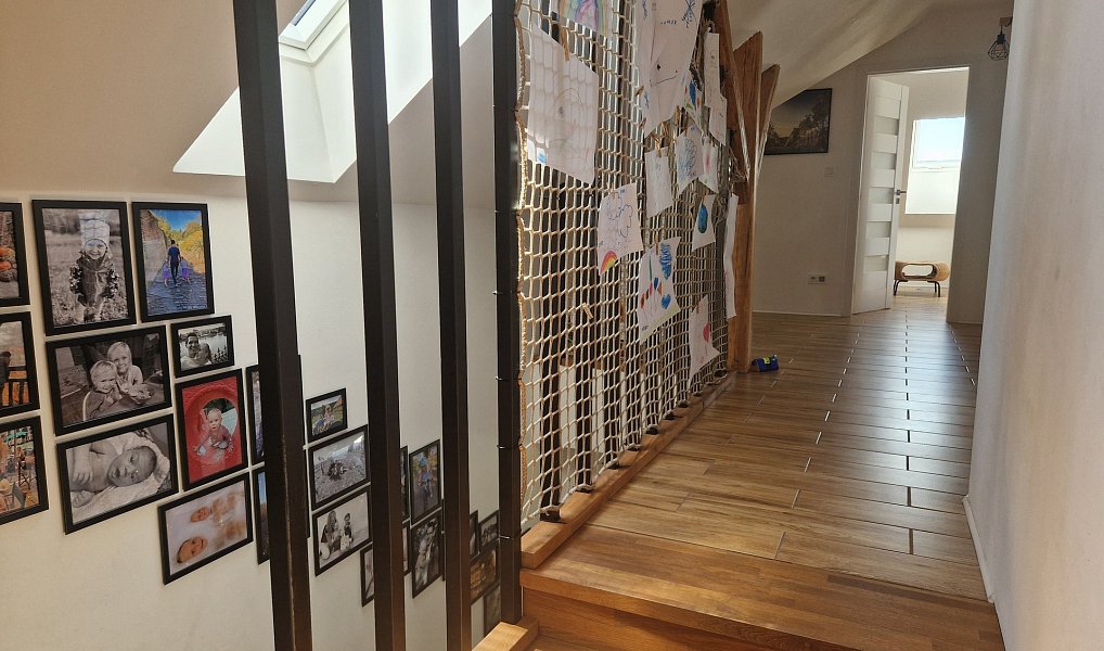 Prodej domu 189 m² s pozemkem 1 127 m², Radostná pod Kozákovem – náhled fotky 16