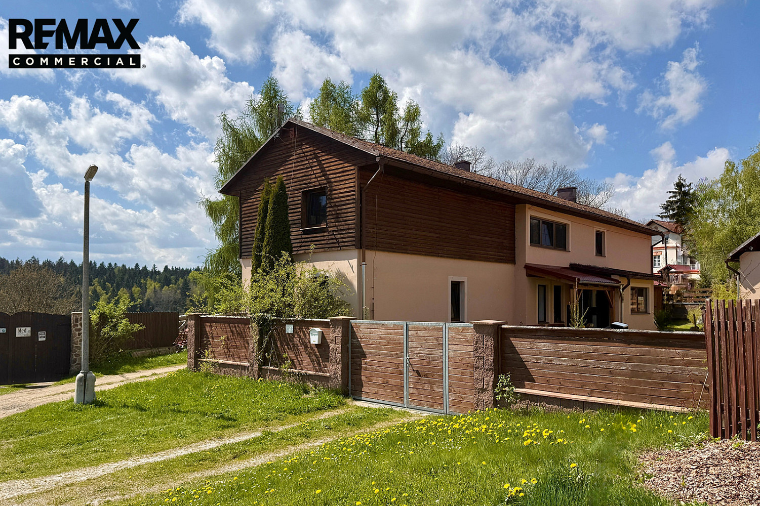 Prodej domu 282 m² s pozemkem 1 182 m² – fotografie 2