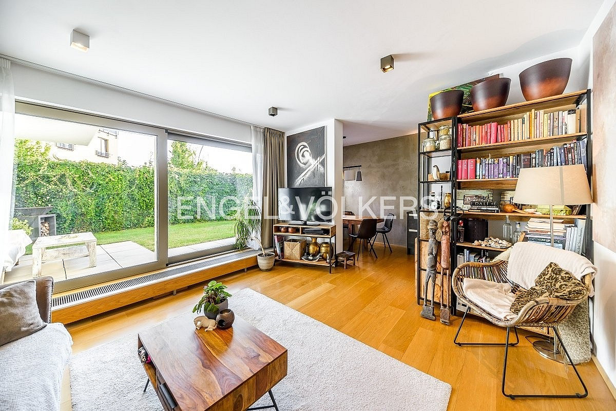 Pronájem bytu 2+kk 72 m² — photo 2