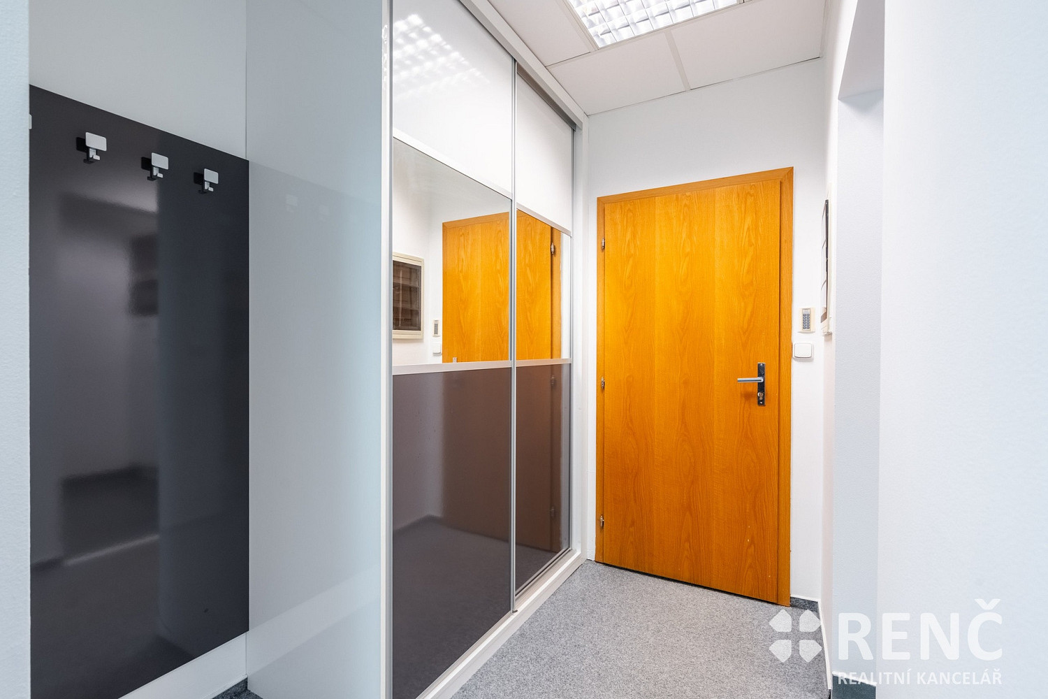 Prodej kanceláře 70 m² – fotografie 4