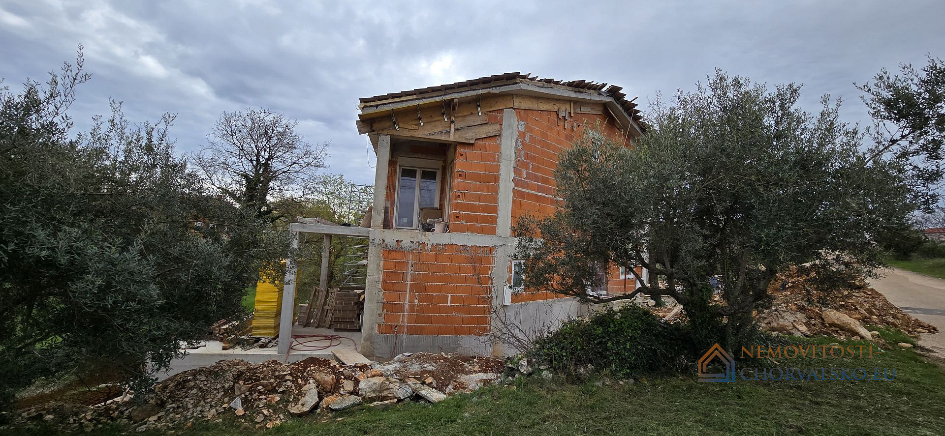 Prodej domu 120 m² s pozemkem 4 187 m² – pohled 3