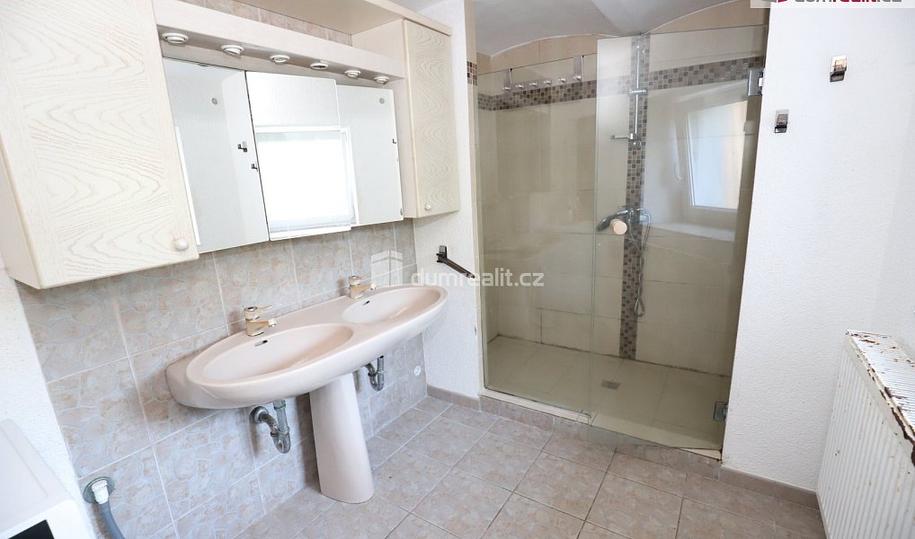 Prodej domu 180 m² s pozemkem 1 242 m², Šindelová – náhled fotky 12