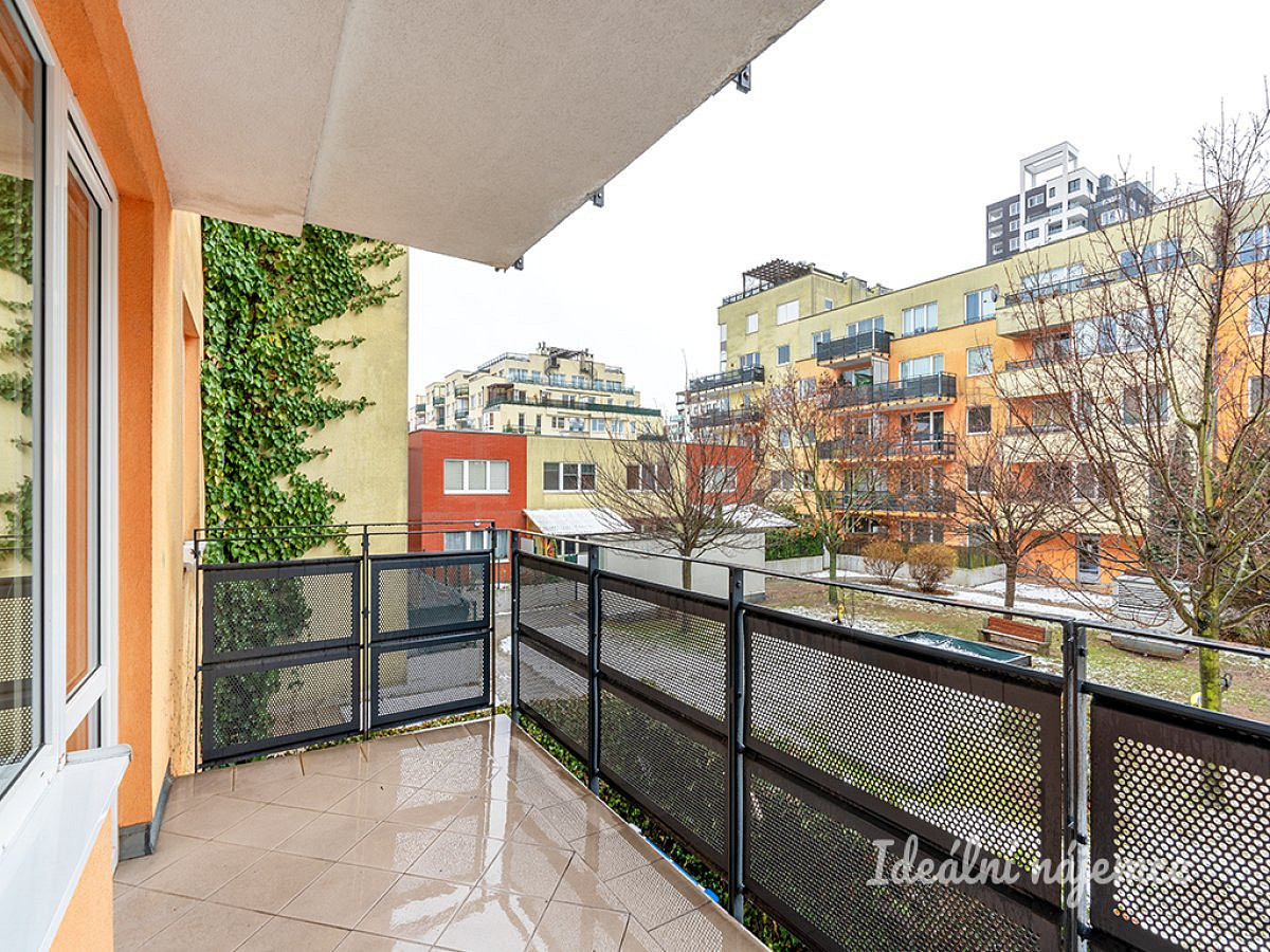Pronájem bytu 2+kk 51 m² – fotografie 3
