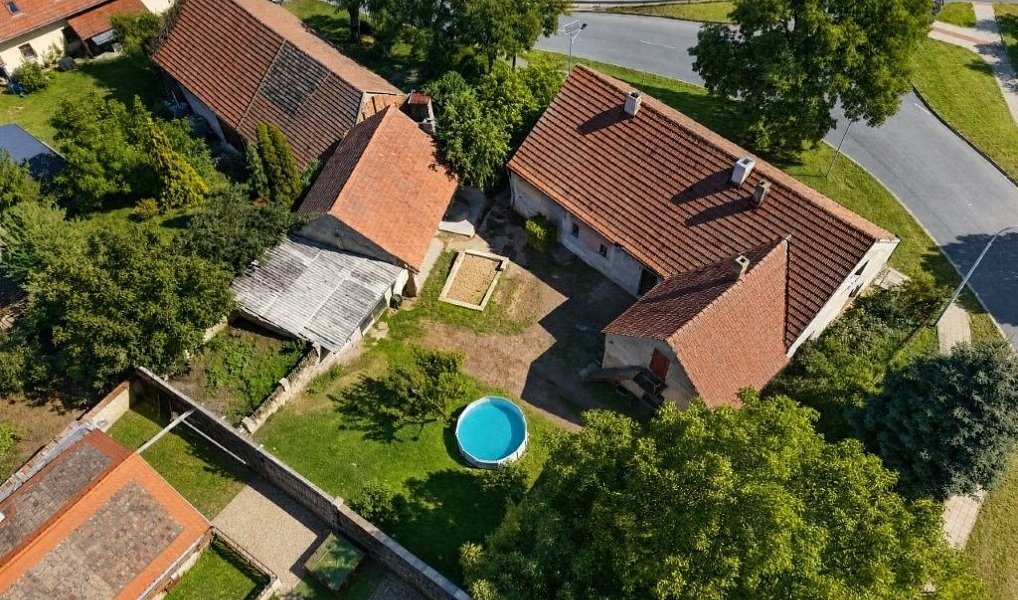 Prodej domu 247 m² s pozemkem 976 m², Bříza – náhled fotky 24