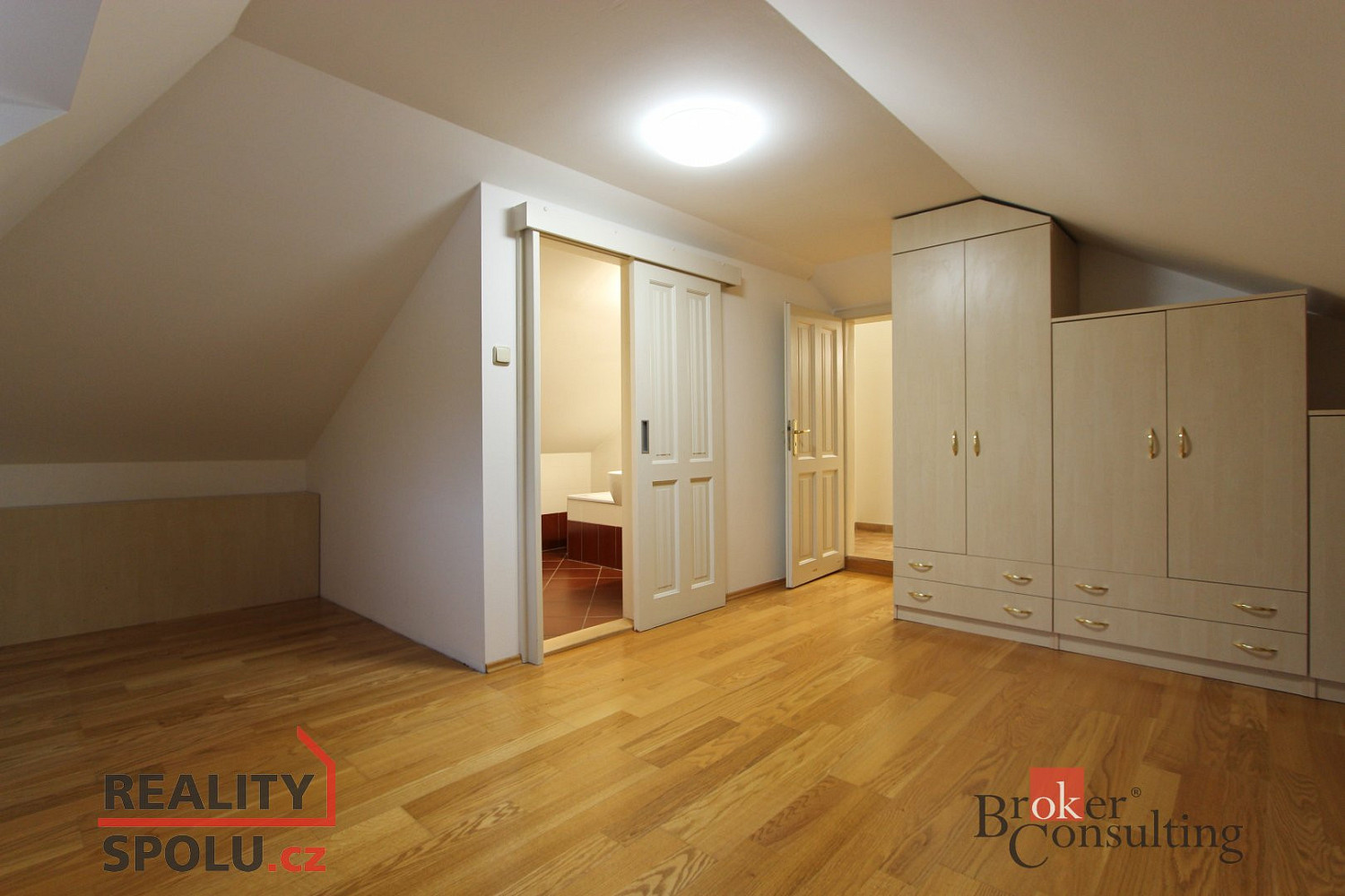 Pronájem bytu 2+kk 60 m² – fotografie 4