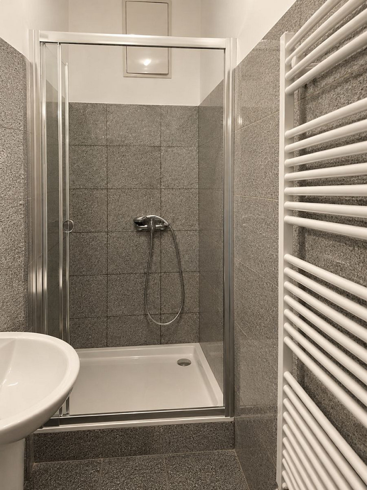 Pronájem bytu 1+kk 25 m² – fotografie 4