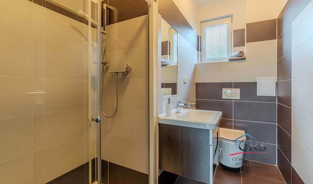 Prodej domu 310 m² s pozemkem 1 176 m², Hostivice – náhled fotky 18
