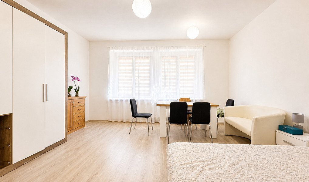 Prodej bytu 3+1 82 m², Plzeň – náhled fotky 2