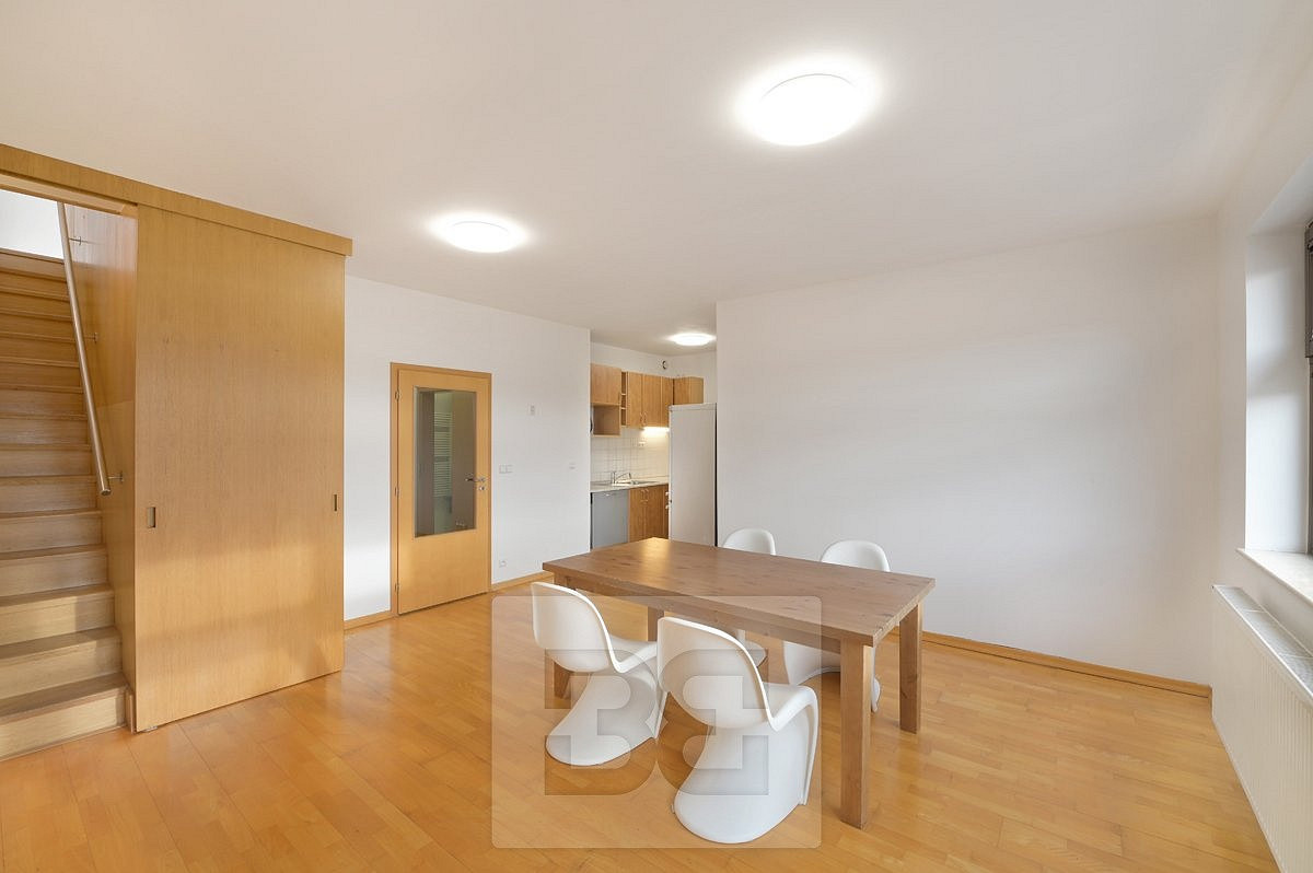 Pronájem bytu 4+kk 153 m² — photo 4