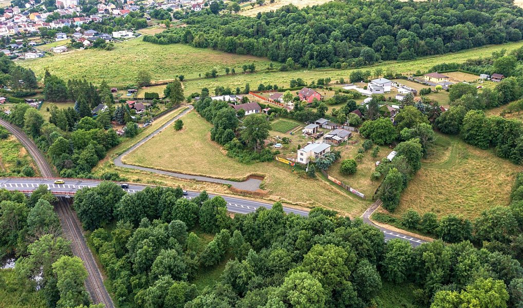 Prodej stavebního pozemku 1 058 m², Bystřany – náhled fotky 5