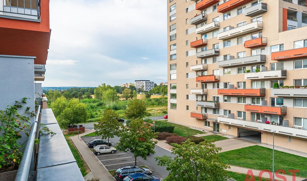 Prodej bytu 1+kk 43 m², Praha – náhled fotky 4