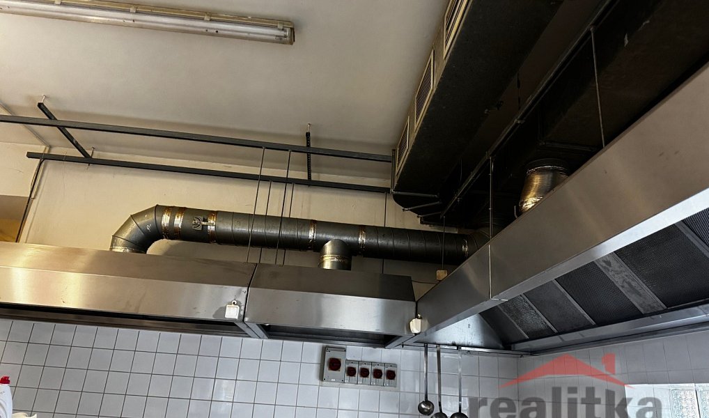 Prodej restaurace 1 221 m², Stěbořice – náhled fotky 14