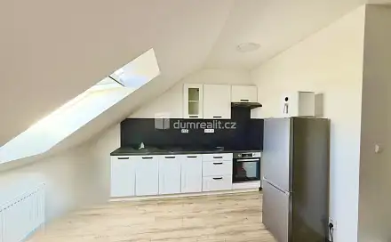 Pronájem bytu 1+kk 50 m², V Aleji, Chabařovice, okres Ústí nad Labem