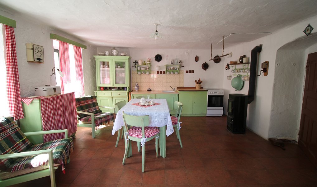 Prodej domu 100 m² s pozemkem 324 m², Lnáře – náhled fotky 3