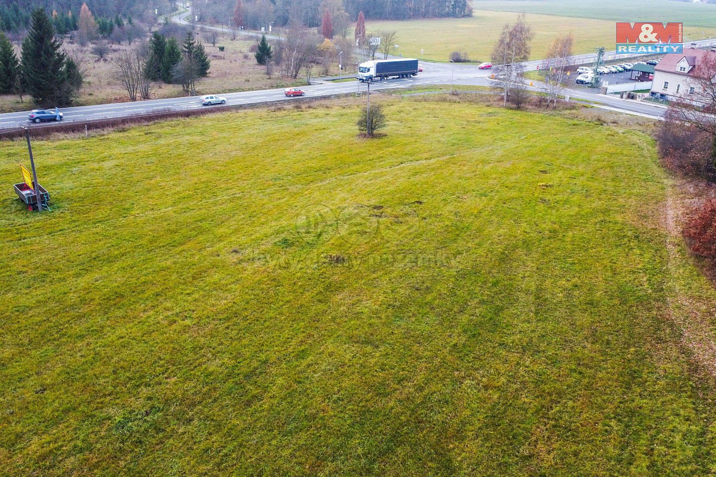 Prodej komerčního pozemku 4 901 m² – pohled 3