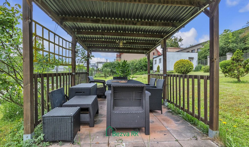 Prodej domu 140 m² s pozemkem 1 042 m², Beroun – náhled fotky 29
