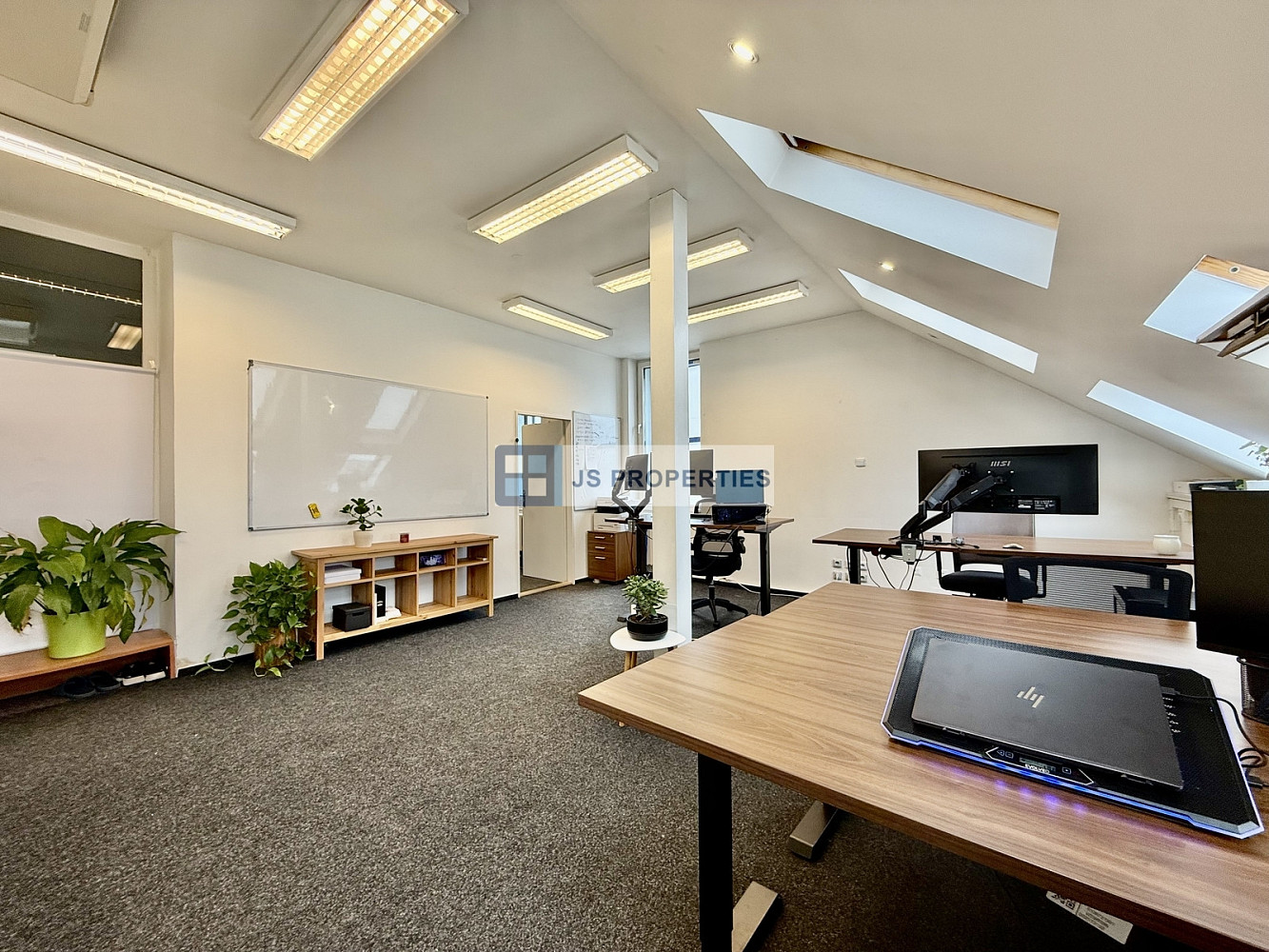 Pronájem kanceláře 47 m² — photo 2