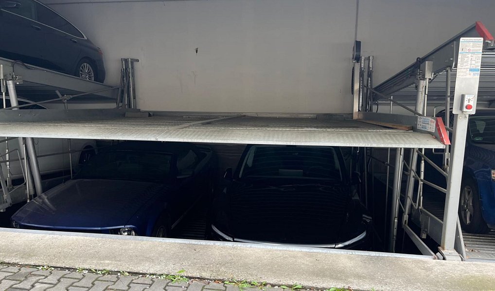 Nabídka pronájmu parkovacího místa - Voroněžská, Vinohrady -ihned k dispozici, Praha – náhled fotky 3
