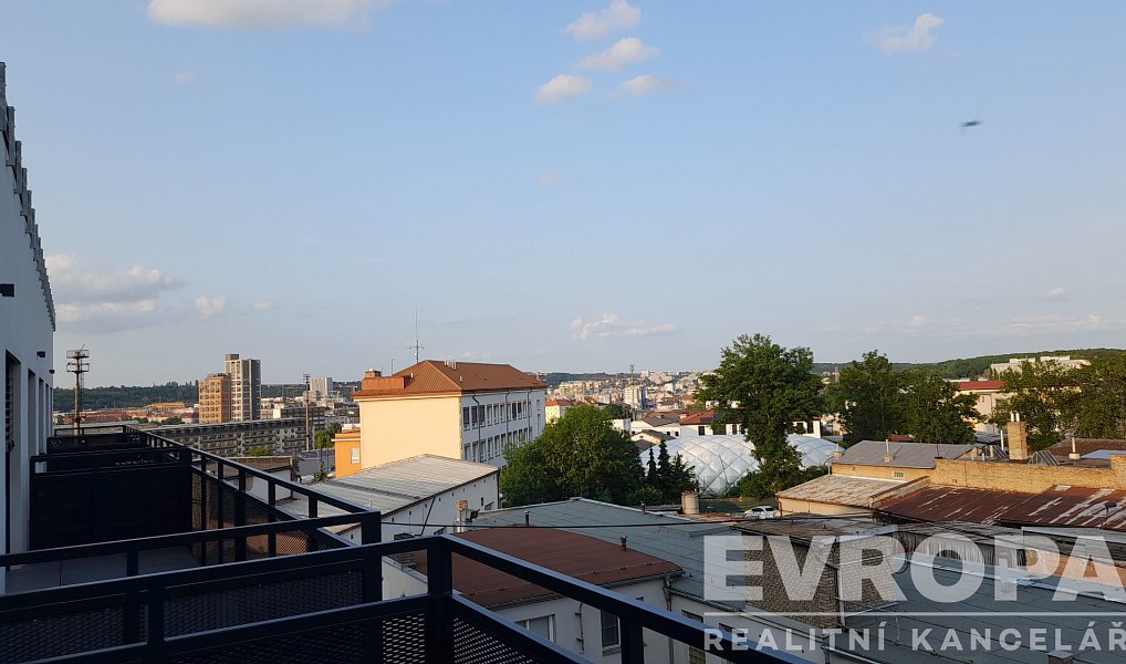 Pronájem bytu 1+kk 49 m², Praha – náhled fotky 12