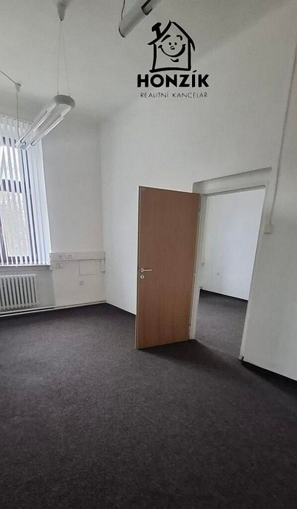 Pronájem kanceláře 64 m² – fotografie 3