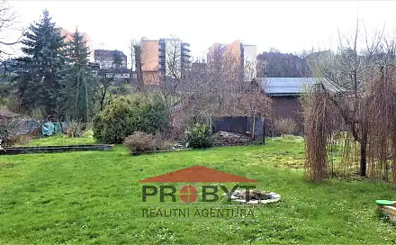 Prodej stavebního pozemku 1 051 m²