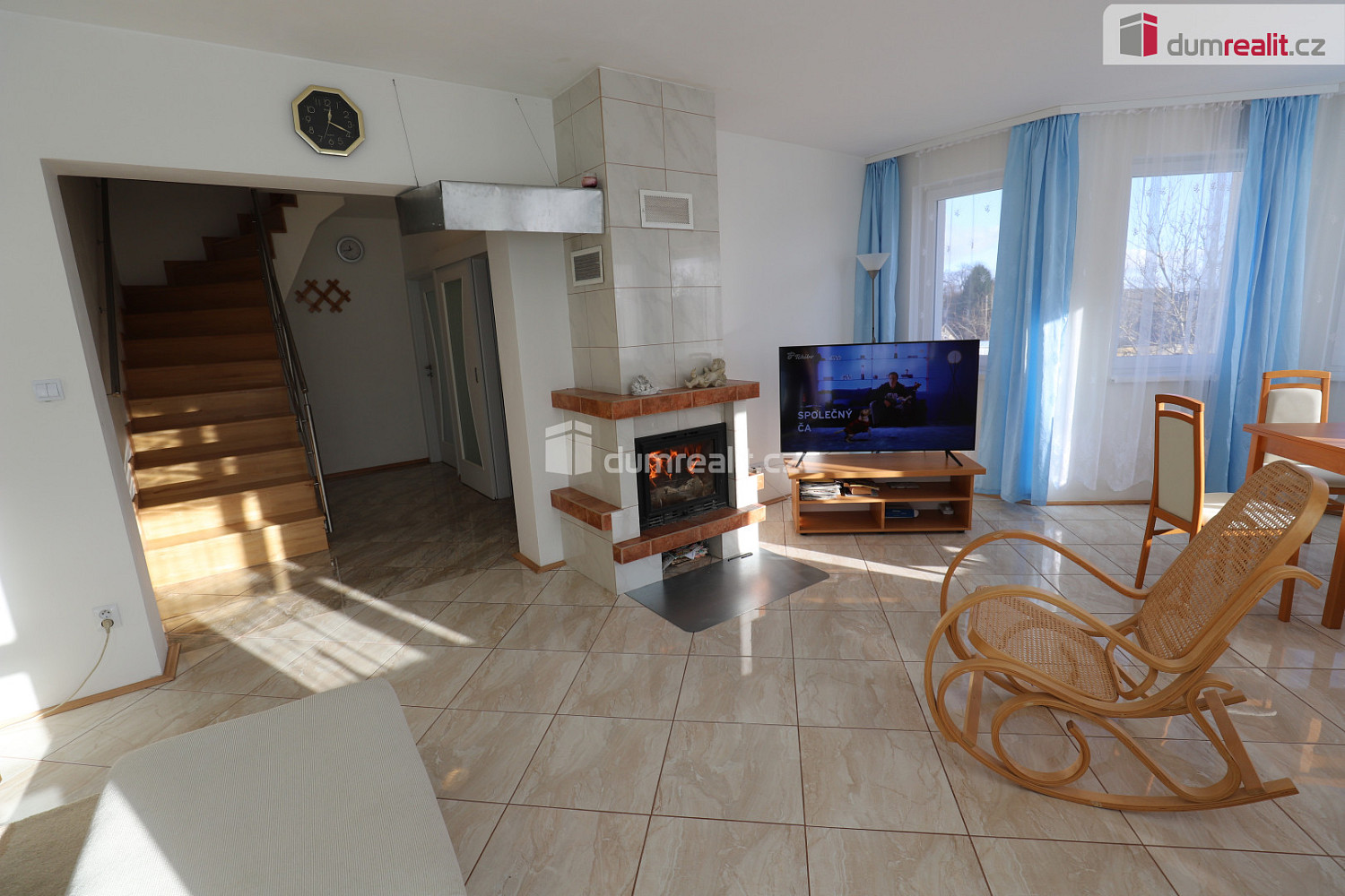 Prodej domu 200 m² s pozemkem 1 122 m² — photo 2