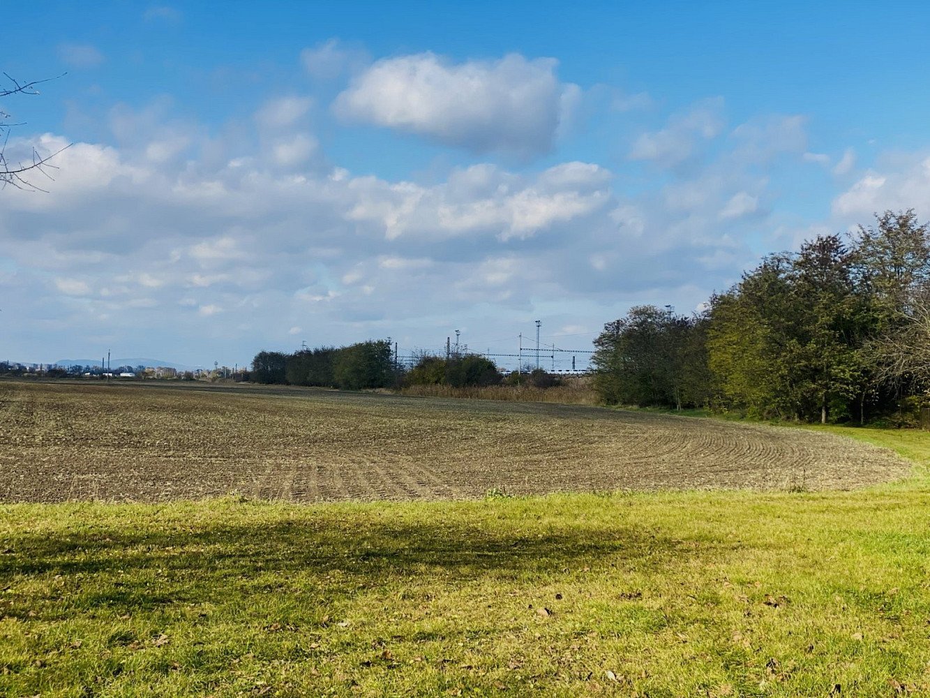 Prodej komerčního pozemku 1 970 m² – pohled 4