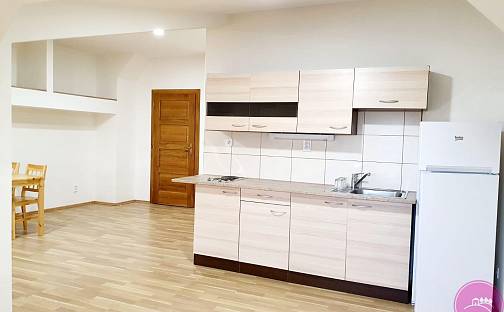 Pronájem bytu 2+kk 55 m², Dolní náměstí, Olomouc