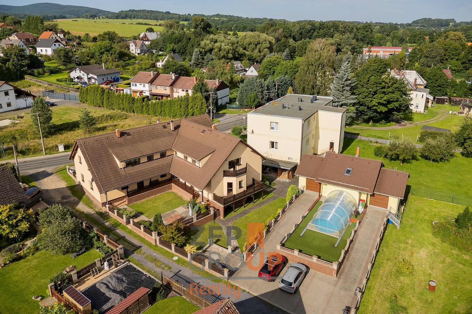 Prodej domu 476 m² s pozemkem 3 048 m²