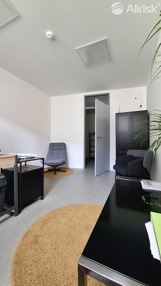 Pronájem kanceláře 380 m²